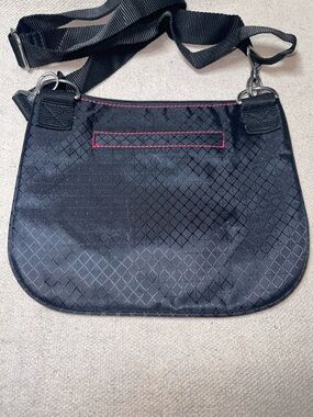Thirty-One crossbody nylon black & pink - great condition